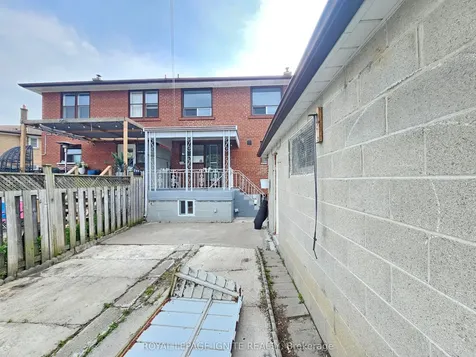 75 Pamille Place Toronto ON M6M 3B1