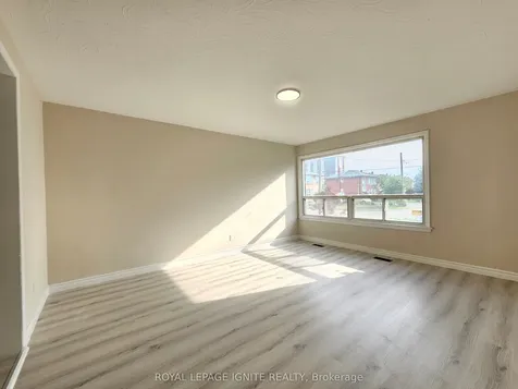 75 Pamille Place Toronto ON M6M 3B1