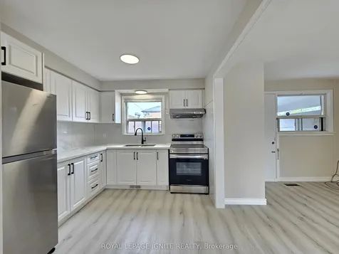 75 Pamille Place Toronto ON M6M 3B1