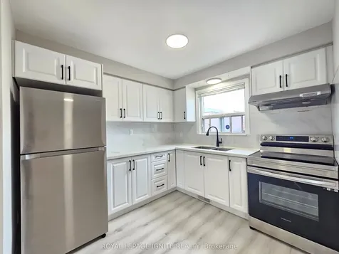 75 Pamille Place Toronto ON M6M 3B1