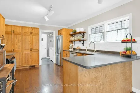 10 Sherwood Crescent Belleville ON K8P 5G1