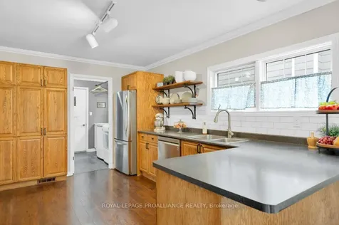 10 Sherwood Crescent Belleville ON K8P 5G1