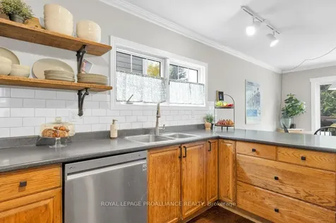 10 Sherwood Crescent Belleville ON K8P 5G1