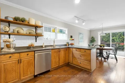 10 Sherwood Crescent Belleville ON K8P 5G1