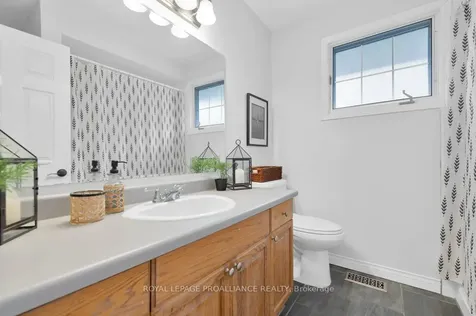 10 Sherwood Crescent Belleville ON K8P 5G1