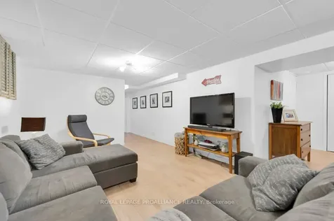 10 Sherwood Crescent Belleville ON K8P 5G1