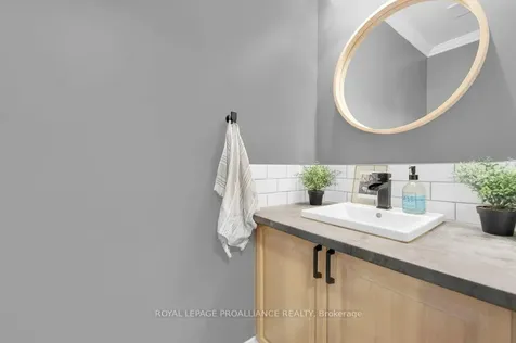 10 Sherwood Crescent Belleville ON K8P 5G1