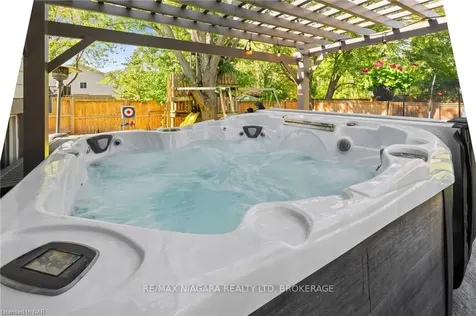 3838 Summit Avenue Fort Erie ON L0S 1N0