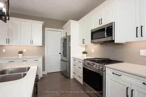 33 Brooklawn Drive Lambton Shores ON N0M 1T0