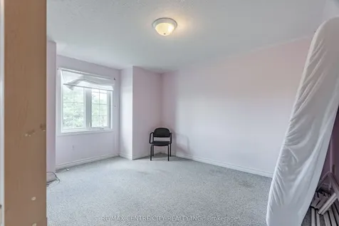 8 Cottonwood Boulevard Aylmer ON N5H 3H7