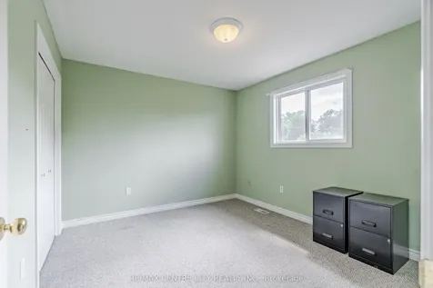 8 Cottonwood Boulevard Aylmer ON N5H 3H7