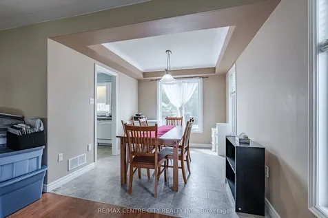 8 Cottonwood Boulevard Aylmer ON N5H 3H7