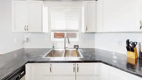140 Rossmore London ON N6C 6B9