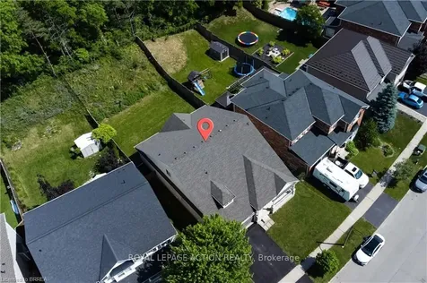 55 Hunter Brantford ON N3T 6S6