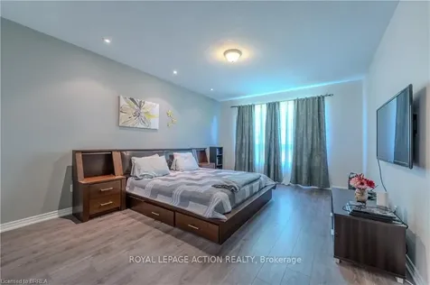 55 Hunter Brantford ON N3T 6S6