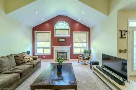 55 Hunter Brantford ON N3T 6S6