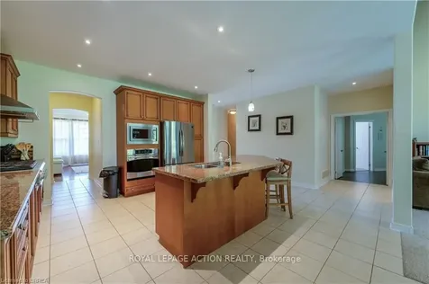 55 Hunter Brantford ON N3T 6S6