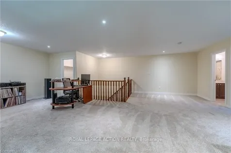 55 Hunter Brantford ON N3T 6S6