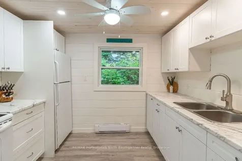 1017 Tanamakoon Lane Dysart Et Al ON K0M 1S0