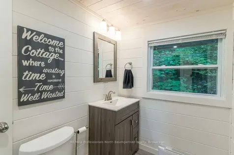 1017 Tanamakoon Lane Dysart Et Al ON K0M 1S0