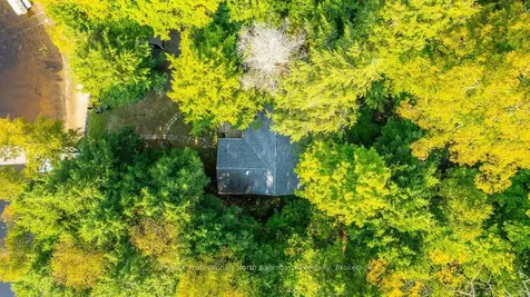 1017 Tanamakoon Lane Dysart Et Al ON K0M 1S0