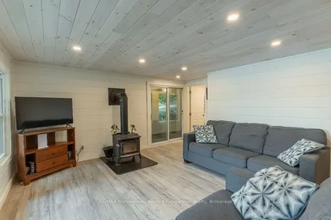 1017 Tanamakoon Lane Dysart Et Al ON K0M 1S0