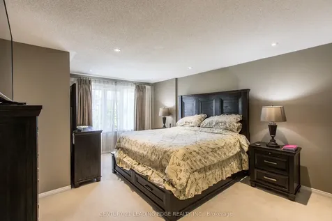 1035 Victoria S Guelph ON N1L 1B3