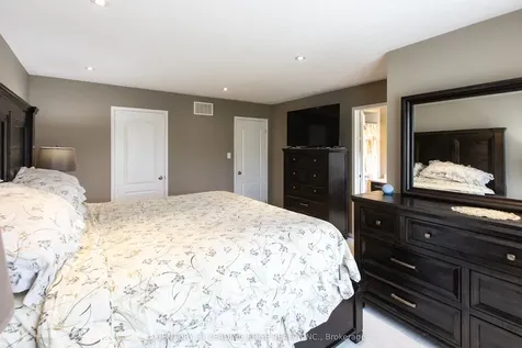 1035 Victoria S Guelph ON N1L 1B3