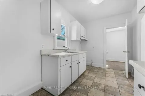 10 Mildred Avenue St. Catharines ON L2R 6H8