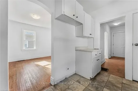 10 Mildred Avenue St. Catharines ON L2R 6H8