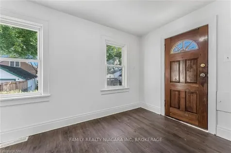 10 Mildred Avenue St. Catharines ON L2R 6H8