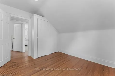 10 Mildred Avenue St. Catharines ON L2R 6H8