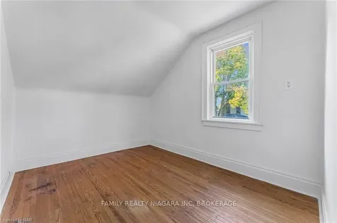 10 Mildred Avenue St. Catharines ON L2R 6H8