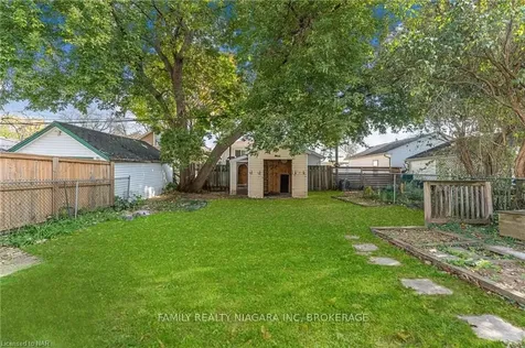 10 Mildred Avenue St. Catharines ON L2R 6H8