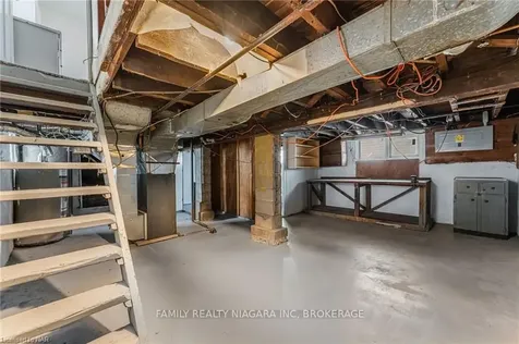 10 Mildred Avenue St. Catharines ON L2R 6H8