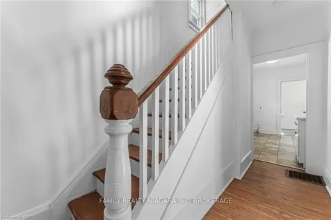 10 Mildred Avenue St. Catharines ON L2R 6H8