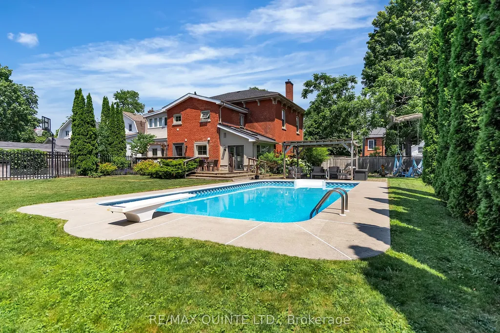 246 Charles Street Belleville ON K8N 3M5