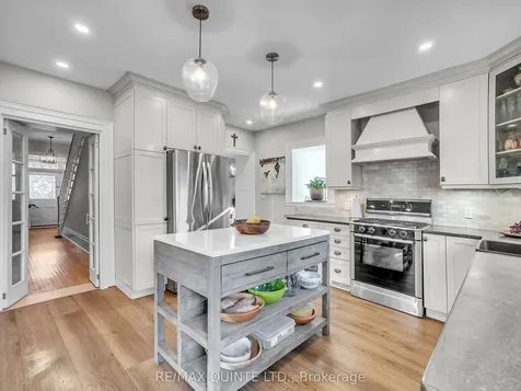 246 Charles Street Belleville ON K8N 3M5