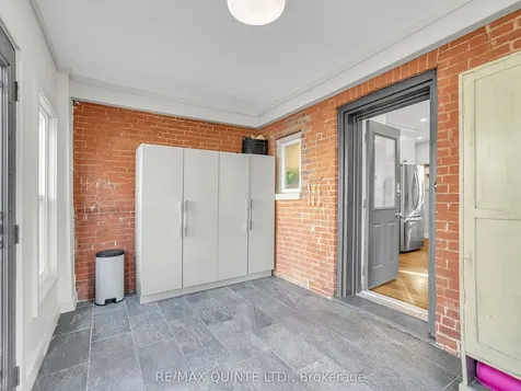 246 Charles Street Belleville ON K8N 3M5