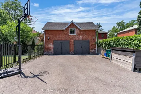 246 Charles Street Belleville ON K8N 3M5