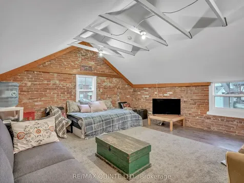 246 Charles Street Belleville ON K8N 3M5