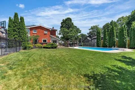 246 Charles Street Belleville ON K8N 3M5