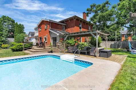 246 Charles Street Belleville ON K8N 3M5