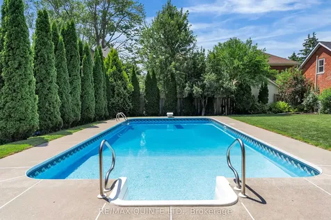 246 Charles Street Belleville ON K8N 3M5