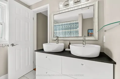 113 Pine Martin Crescent Kitchener ON N2E 3S3