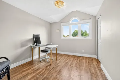 113 Pine Martin Crescent Kitchener ON N2E 3S3