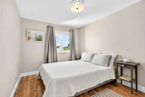 113 Pine Martin Crescent Kitchener ON N2E 3S3