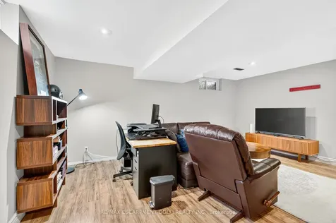 113 Pine Martin Crescent Kitchener ON N2E 3S3