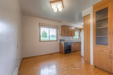 254 Village Road Kitchener ON N2M 4L4