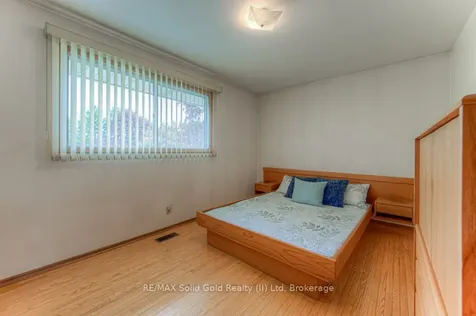 254 Village Road Kitchener ON N2M 4L4